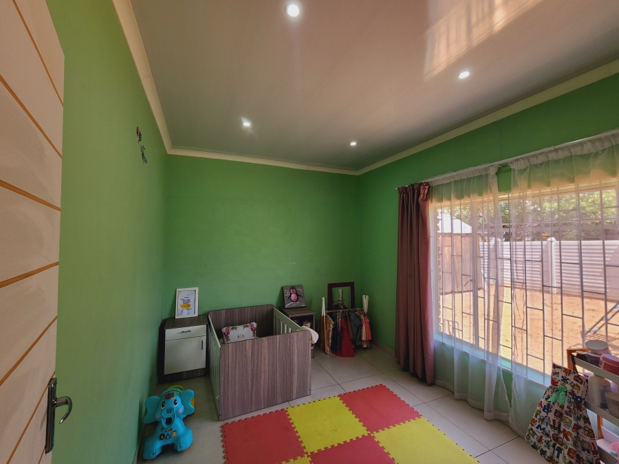 3 Bedroom Property for Sale in Kannoniers Park North West